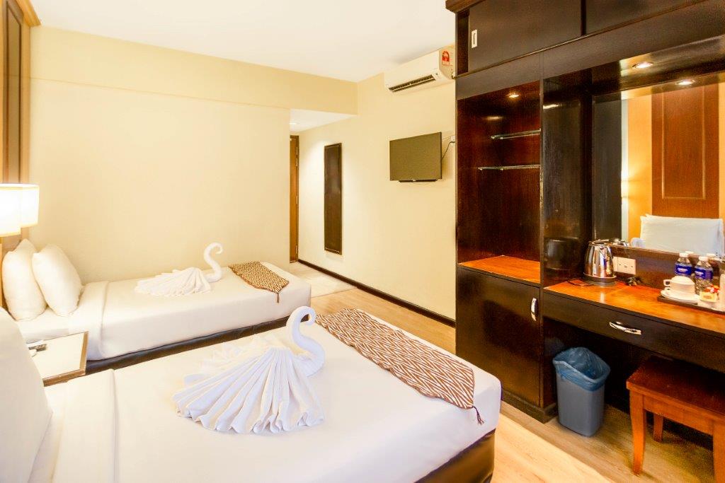 Palace Hotel - Deluxe Twin