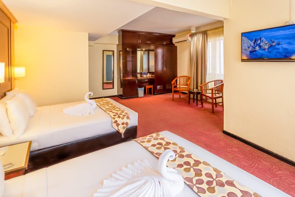 Palace Hotel - Family room 1