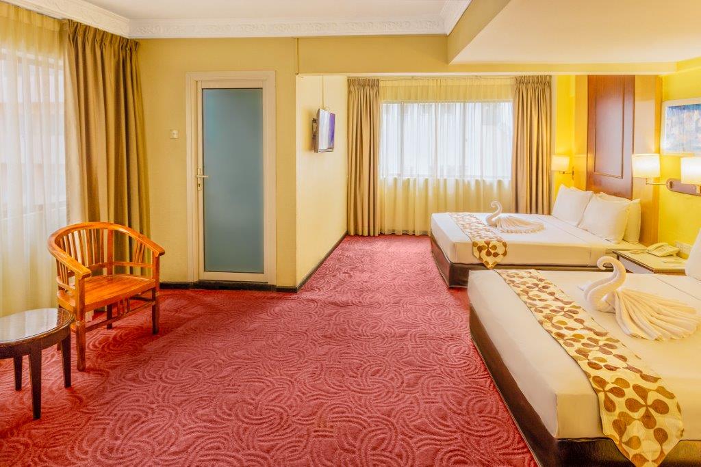 Palace Hotel - Family room