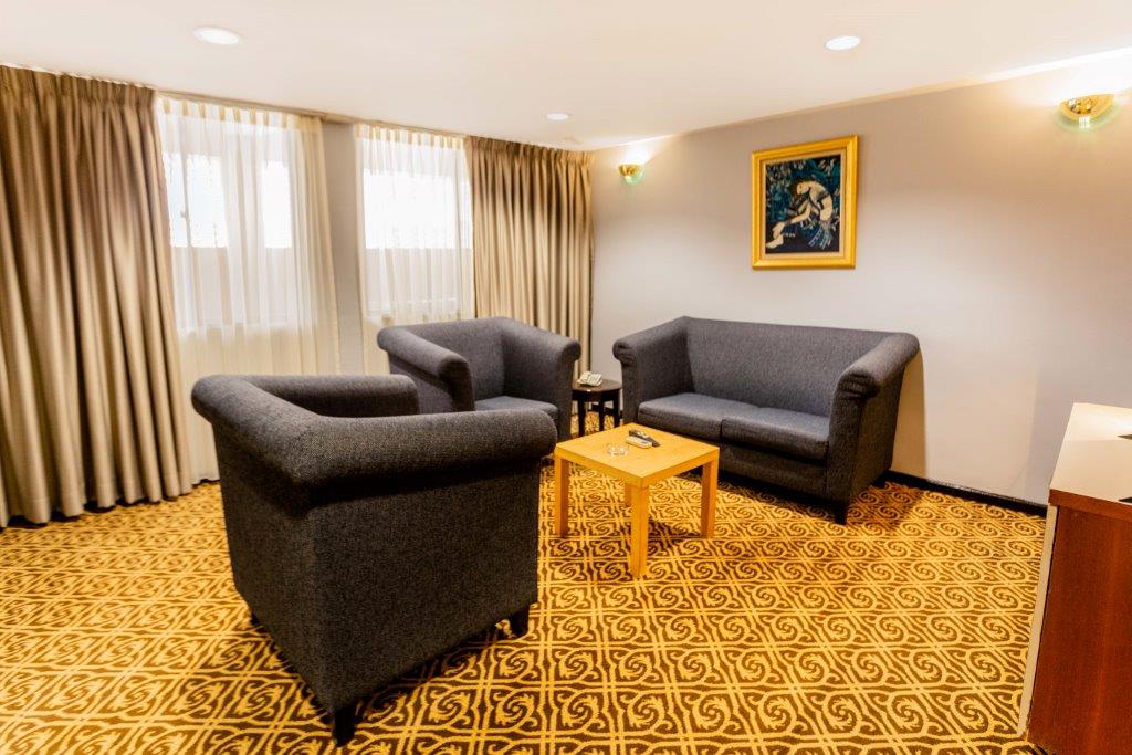 Palace Hotel - Suite room1